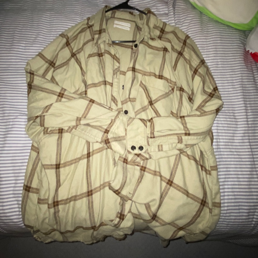 Urban outfitters flannel (VERY OVERSIZED)